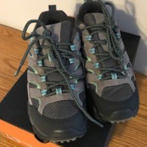 Women's Merrell hiking shoes.  Size 7.5.   Grey, black, mint green.  MOAB